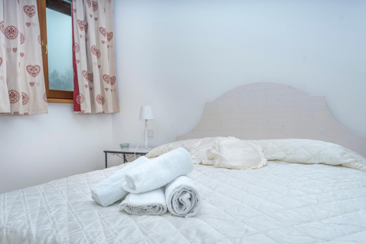Golf View Apt With Parking And Mountain View! Lejlighed Tarvisio Eksteriør billede