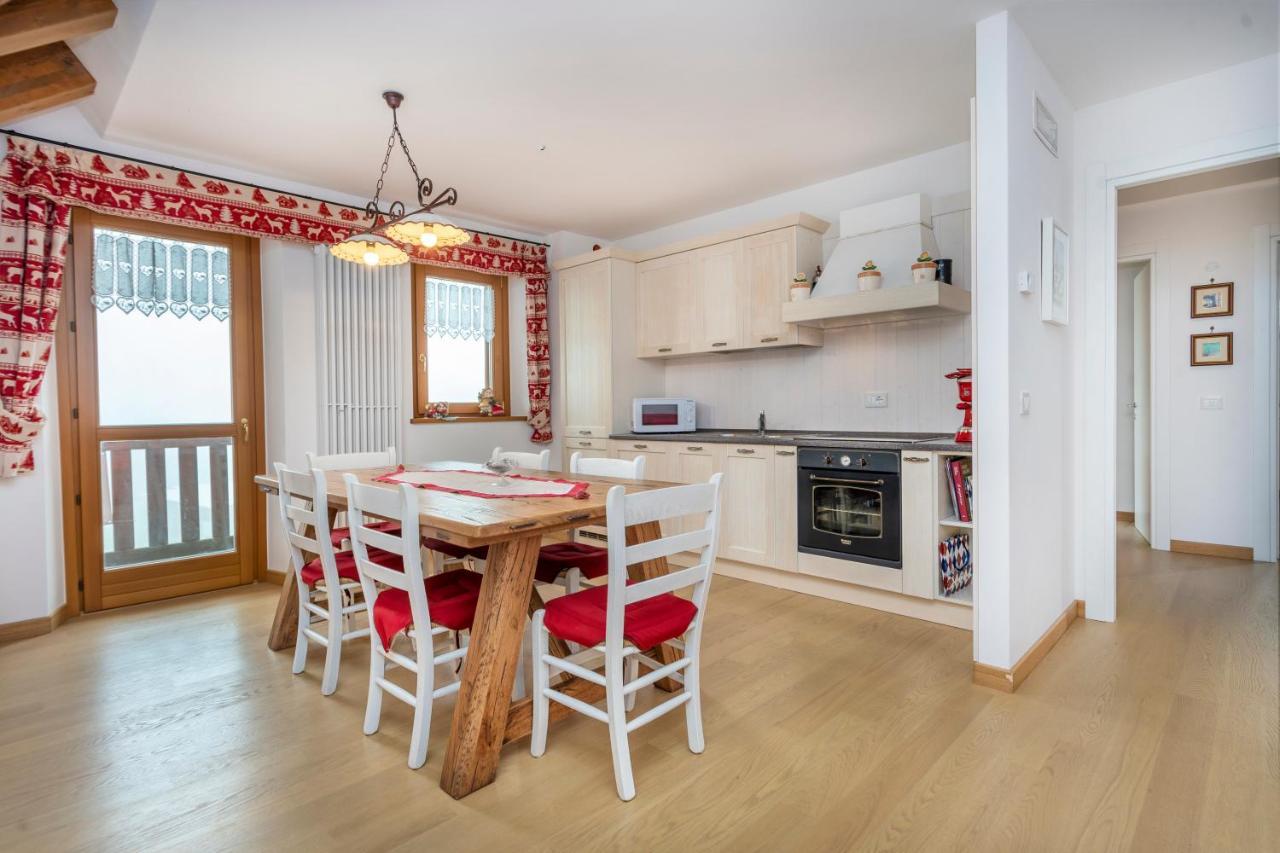 Golf View Apt With Parking And Mountain View! Lejlighed Tarvisio Eksteriør billede