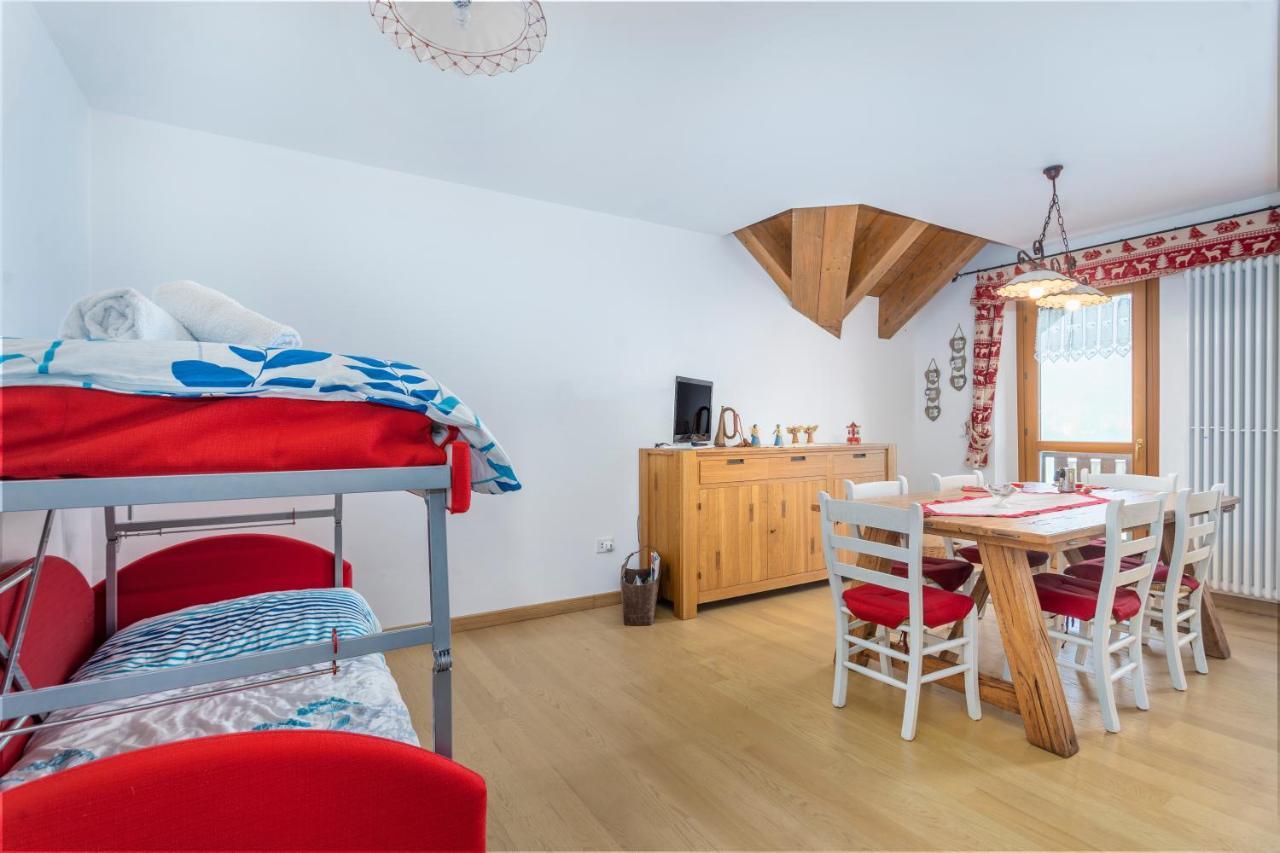 Golf View Apt With Parking And Mountain View! Lejlighed Tarvisio Eksteriør billede