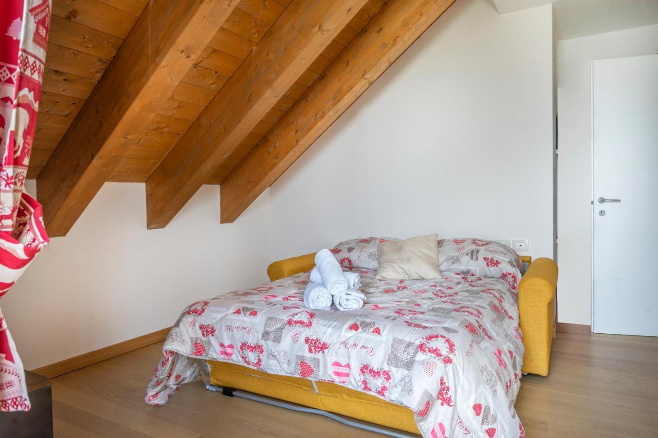 Golf View Apt With Parking And Mountain View! Lejlighed Tarvisio Eksteriør billede